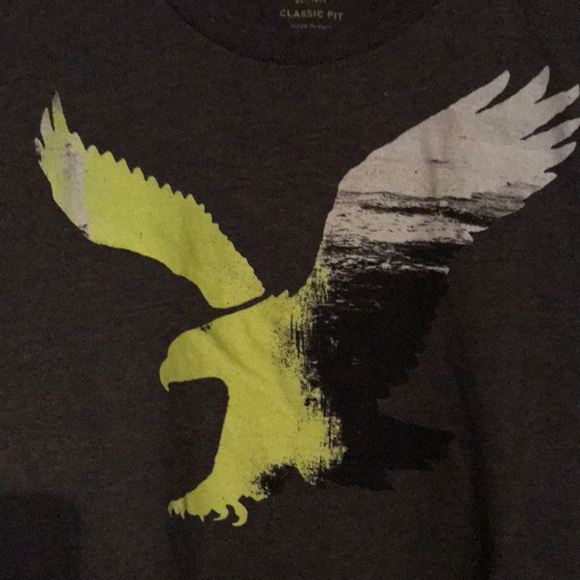 American Eagle Classic Fit Graphic T-Shirt - Picture 3 of 3